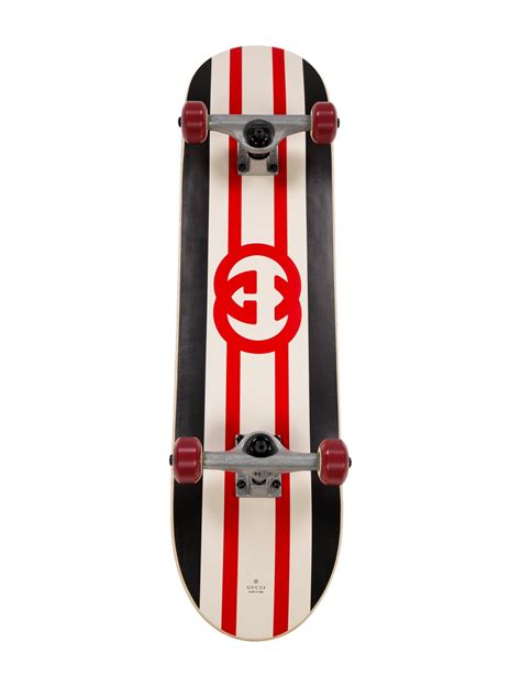 gucci skateboard review|Gucci interlocking skateboard deck.